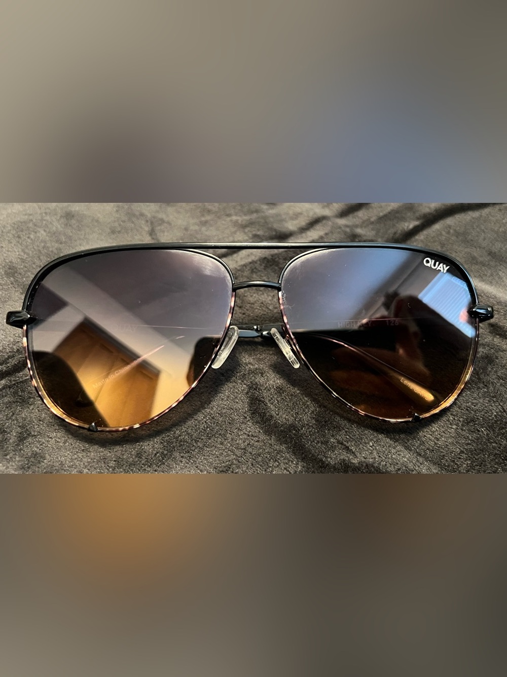Quay Black Aviator High Key Sunglasses Gradient Lenses NWOT